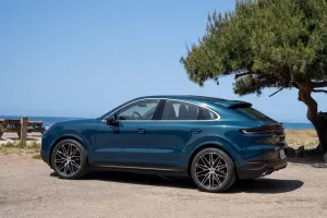 آیا پورشه کاین S مدل ۲۰۲۴ یک شاسی‌بلند خوب است؟ ۴ مزیت و ۳ عیب